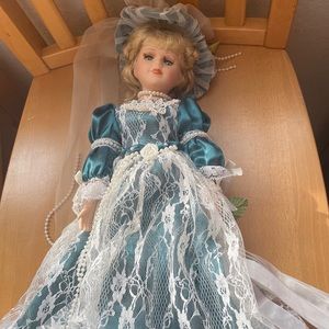 Porcelain doll 1-5000 12 inches